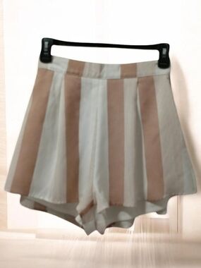 superdown Vertical Stripe Flutter Shorts